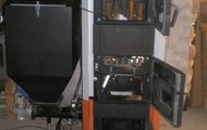 Universal pellet burner