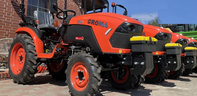 Malý a obratný malotraktor CRONA CR2601X - EURO 5 za nejlepší cenu na trhu !! 148.952 CZK bez DPH