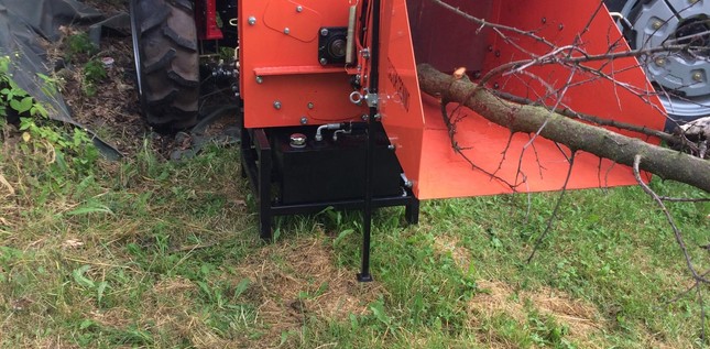 Skvělá akční nabídka štěpkovač WCH - 8 s hydraulickým posuvem větví za 49.590 CZK s DPH i s kardanem !!