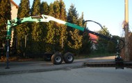 Forestry trailer for tractors with hydraulic arm